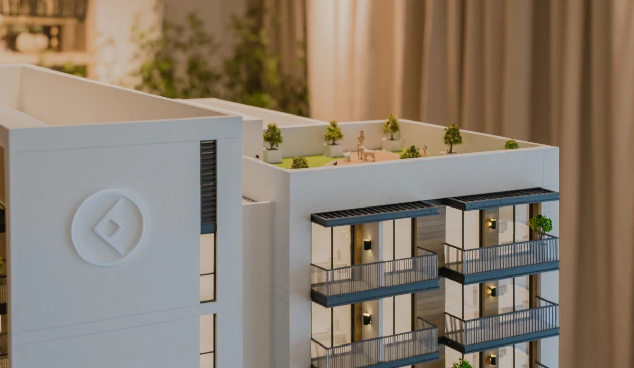 The_Sloane_Scale Model_03